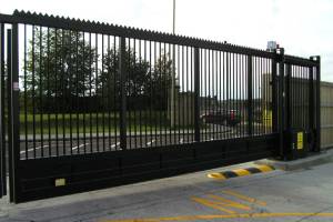 How to select a Durable Commercial Fence Gate?